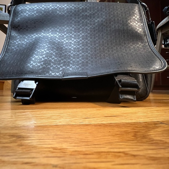 Coach messenger bag - authentic - Picture 7 of 8